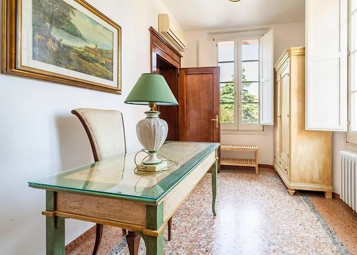 Elegant Apt, Wi-fi And Garden Boloňa