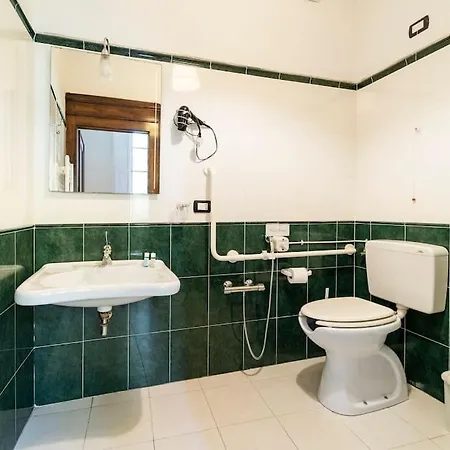 Апартаменты Elegant Apt, Wi-fi And Garden