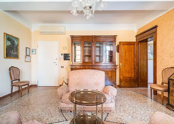 Elegant Apt, Wi-fi And Garden Daire