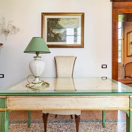 Lejlighed Elegant Apt, Wi-fi And Garden